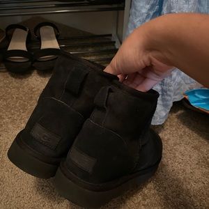 BLACK UGG MINIS🖤